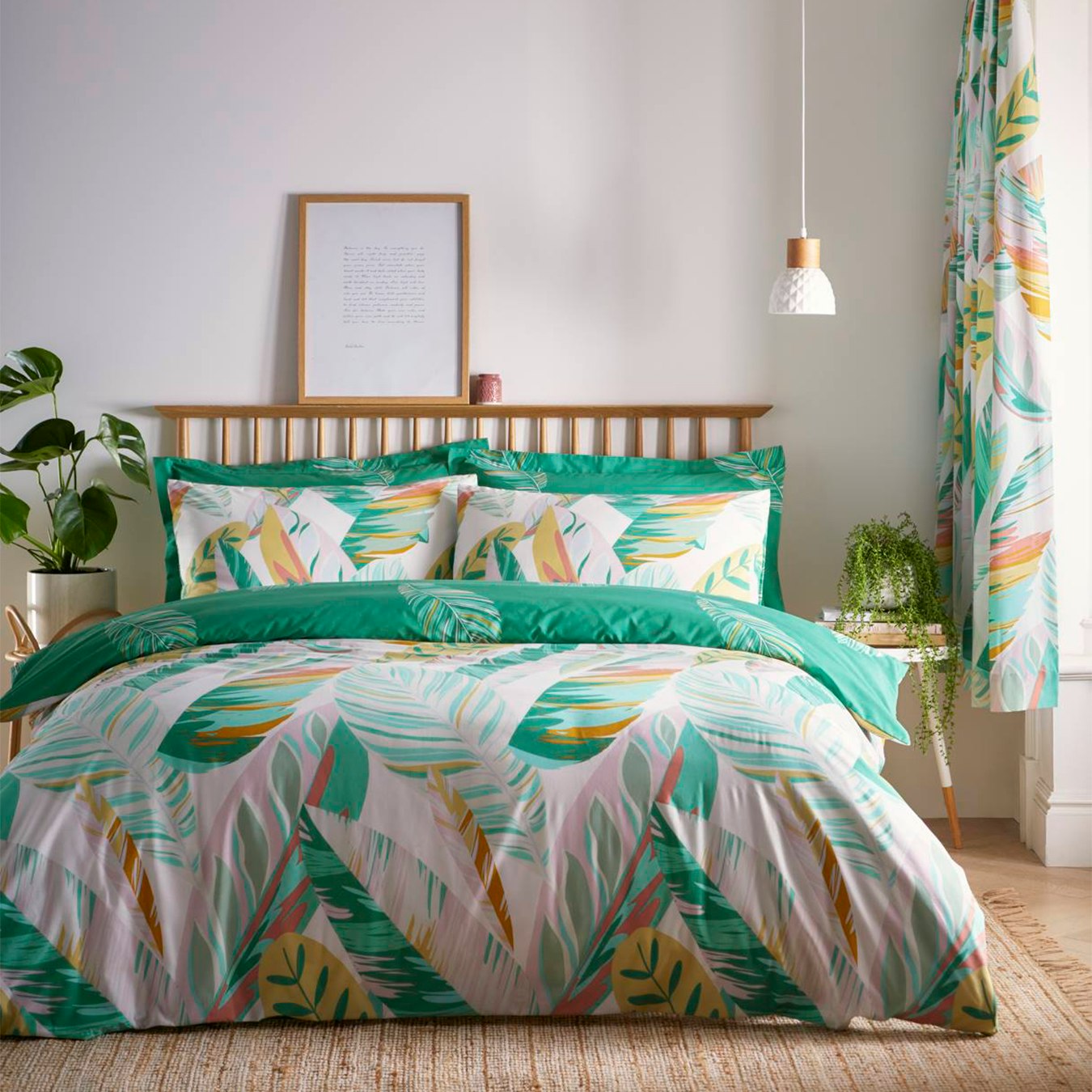 Palm Leaves Duvet Set - Green / Multi by Charlotte Thomas