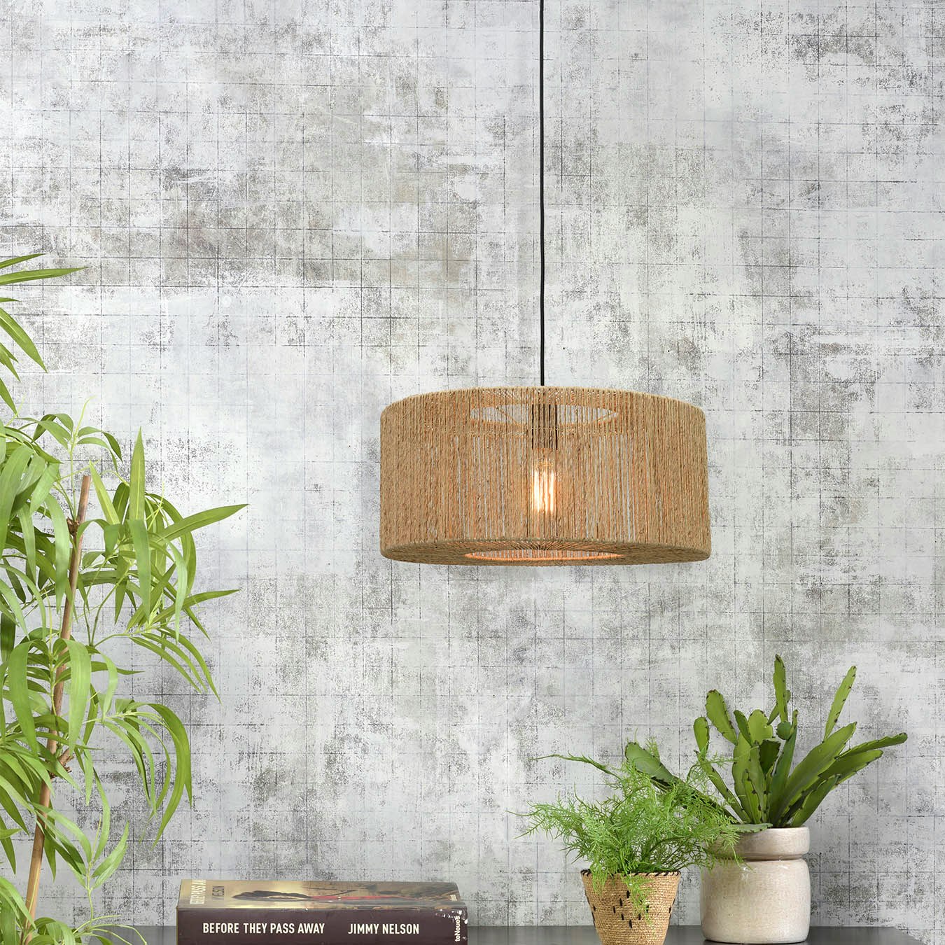 Iguazu Round Hanging Lamp - Natural / Black