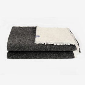 UPP&NED / Anthracite & White Blanket