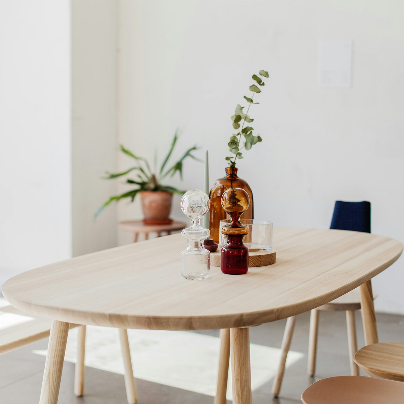 Naïve Dining Table - Oval - Natural Ash