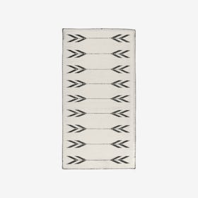 Apache Black and White Runner