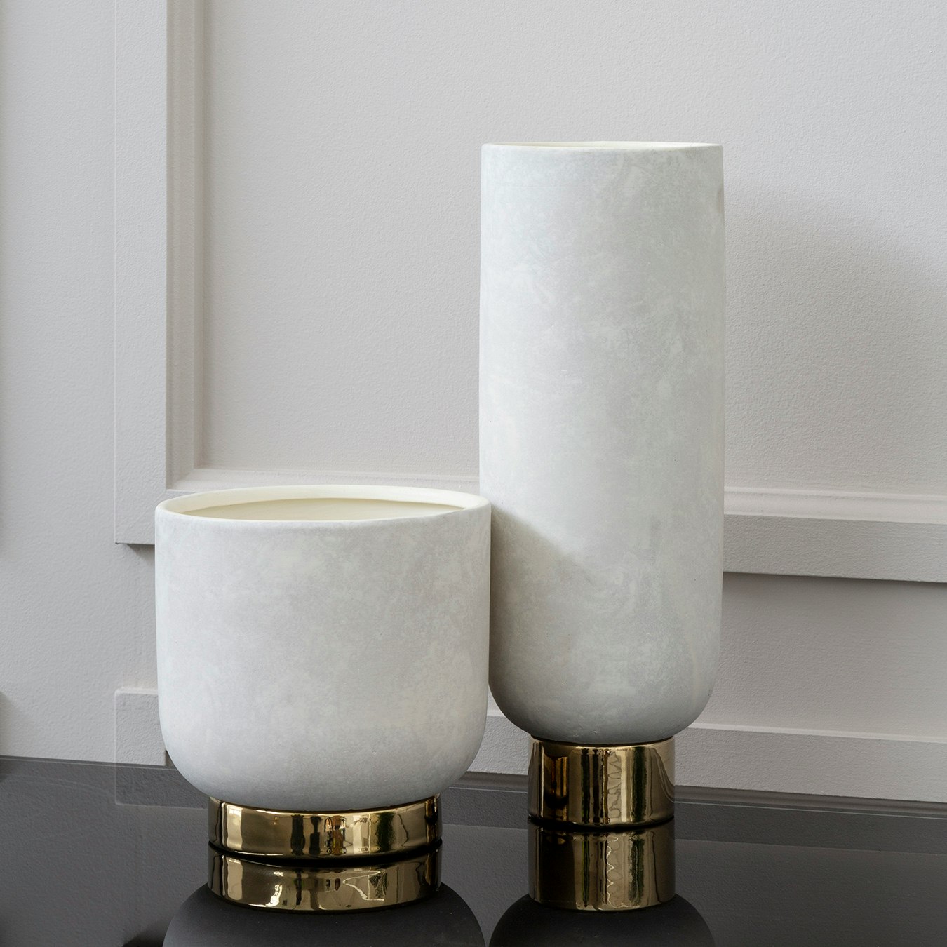 Callie Vase - White / Gold by Fifty Five South