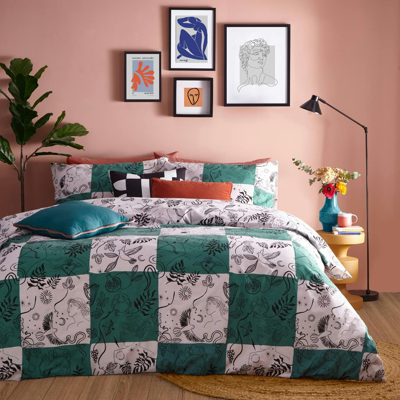 Mythos Checkerboard Reversible Duvet Cover Set - Green / Natural by Riva Home