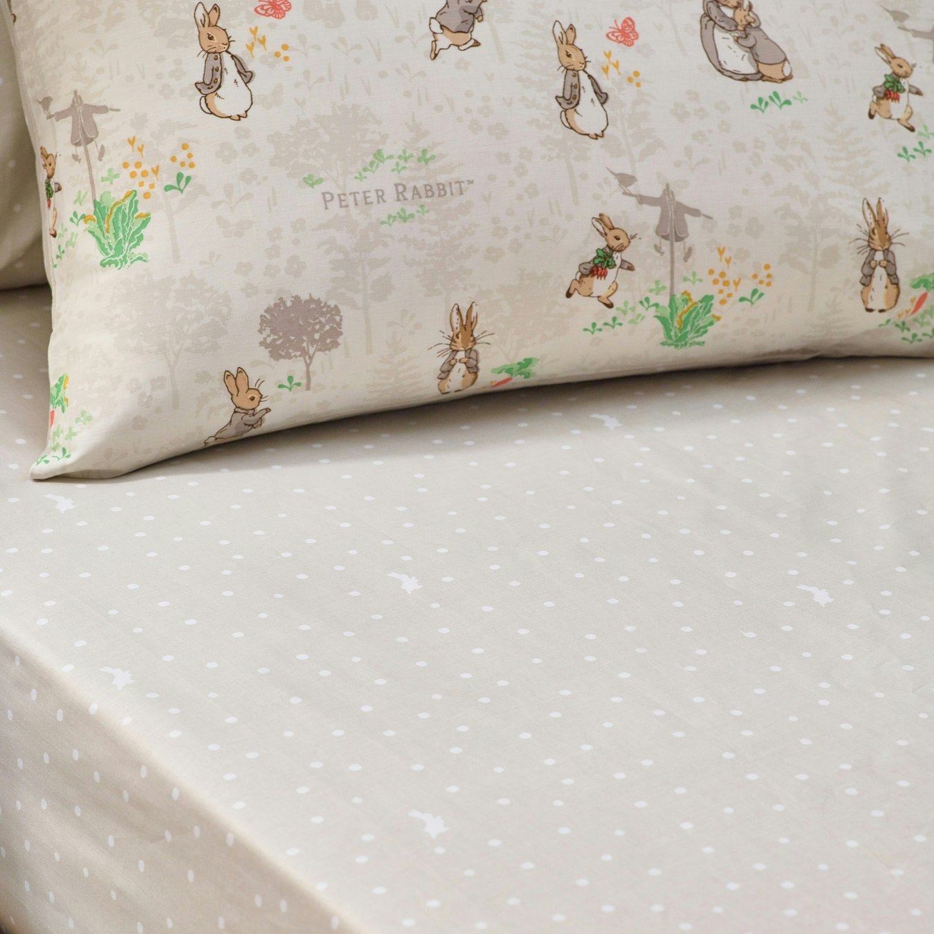Peter Rabbit Classic Fitted Sheet - Natural by Riva Home