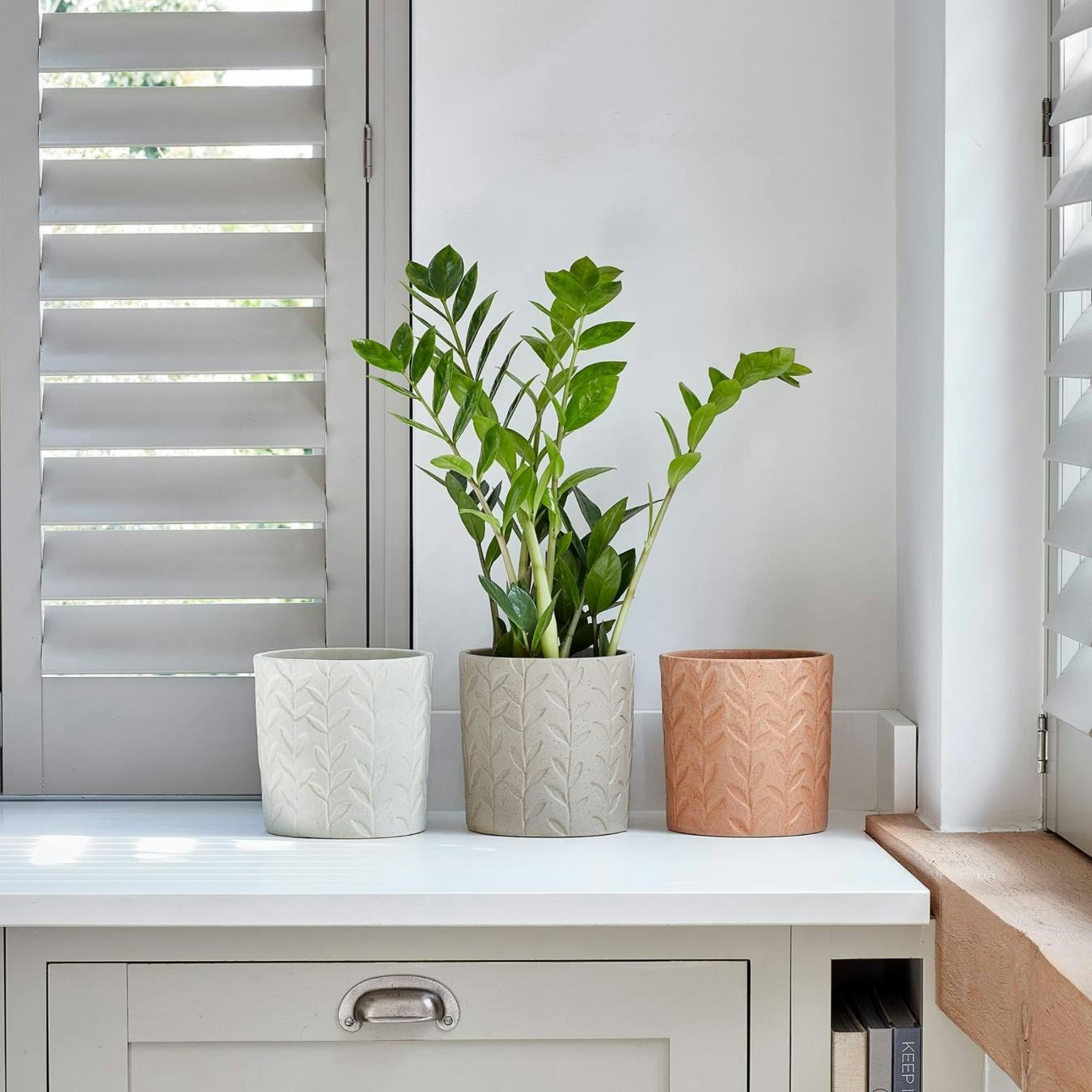 Fairford Leaf Planter - Stone Speckle by Ivyline