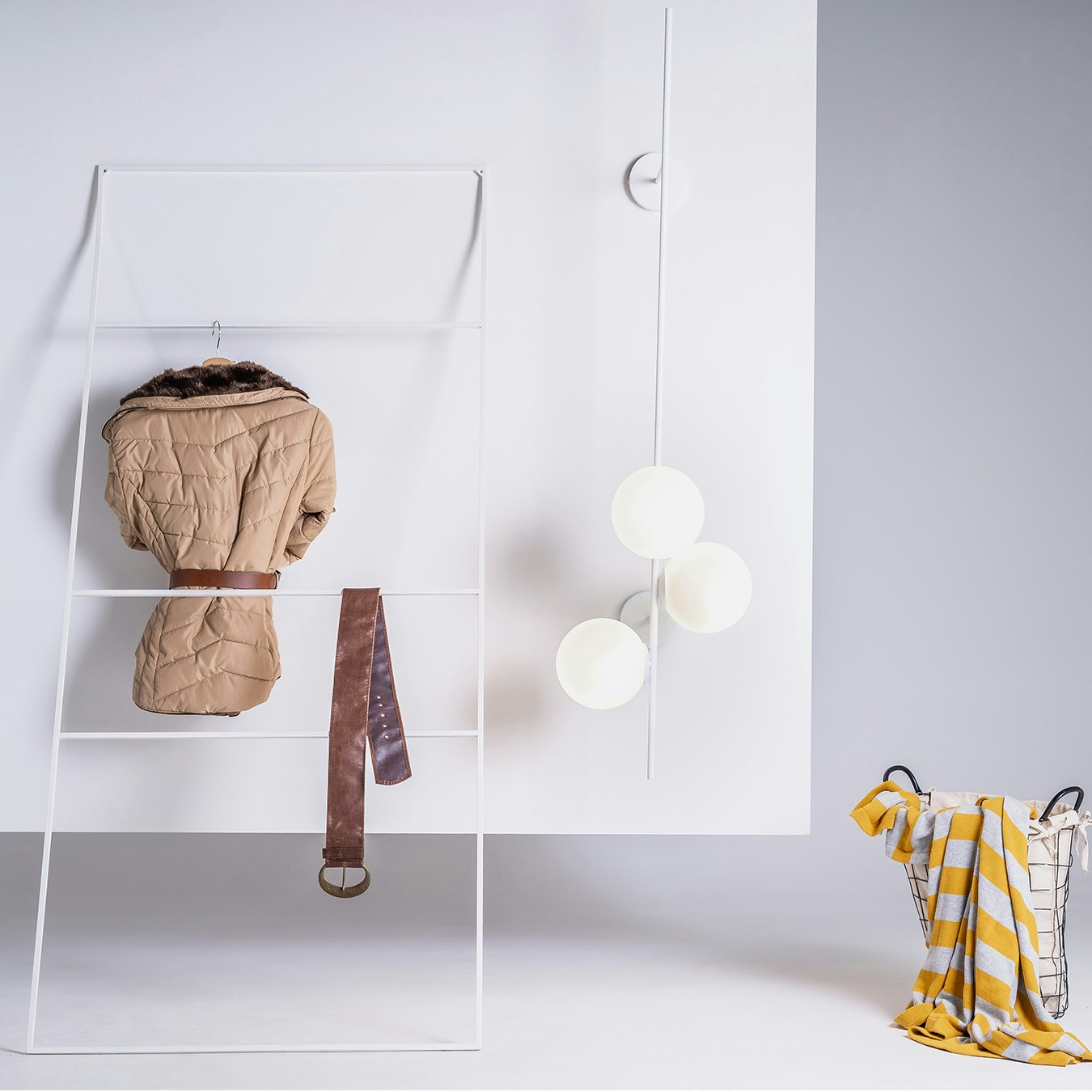 Bobler 2-Connect Wall Lamp - White by Custom Form