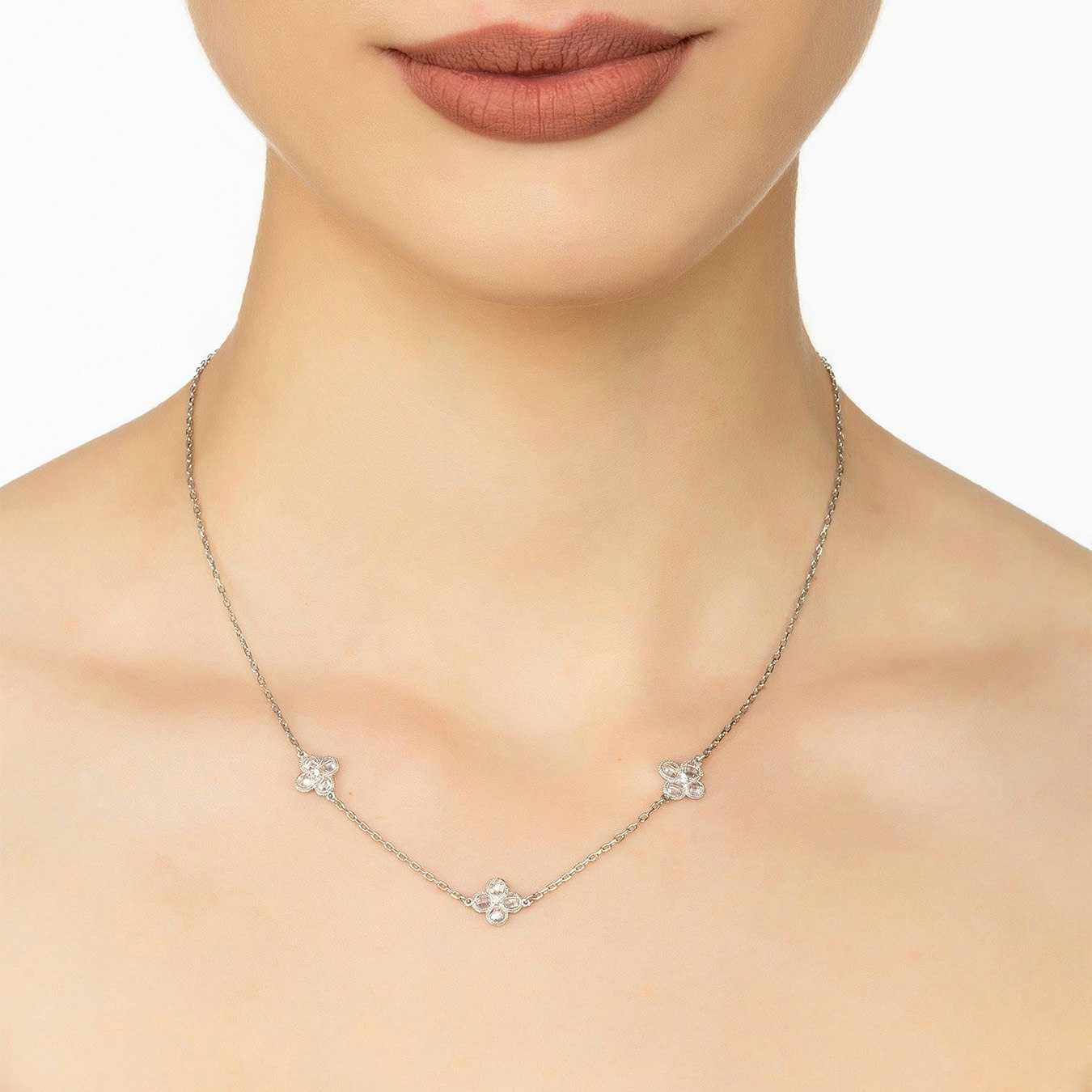Triple Flower Clover Choker Necklace - Silver by Latelita