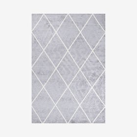 Cole Minimalist Diamond Trellis Area Rug - Light Gray / White