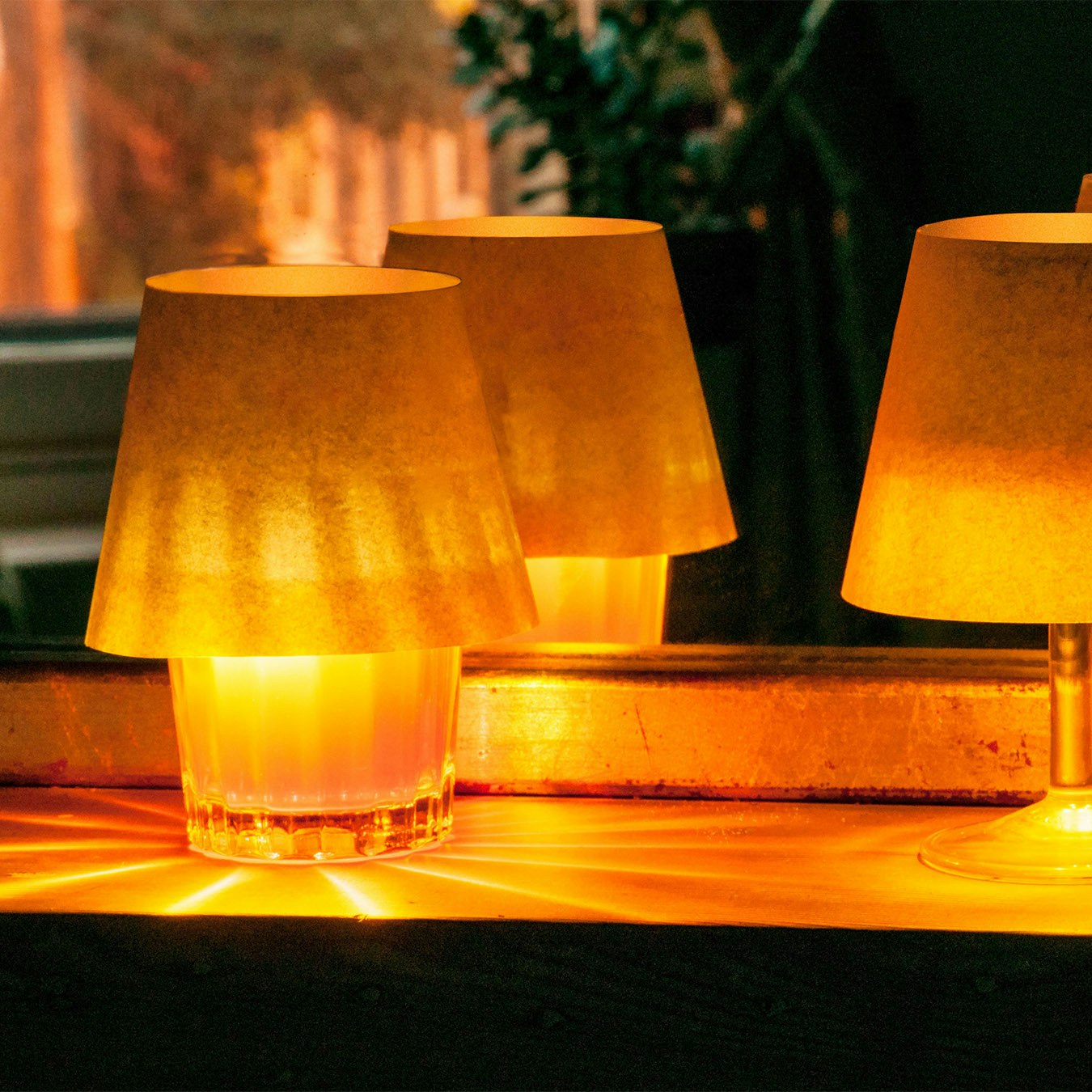 Floating Drink Light by SUCK UK