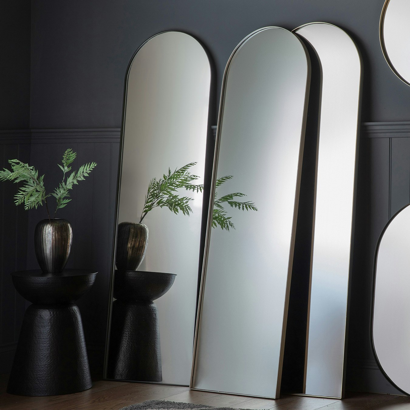 Stylish Arch Mirror - Black by E.S. Designs