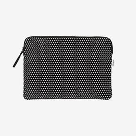 Zip Case for Macbook Pro - Tic Tac