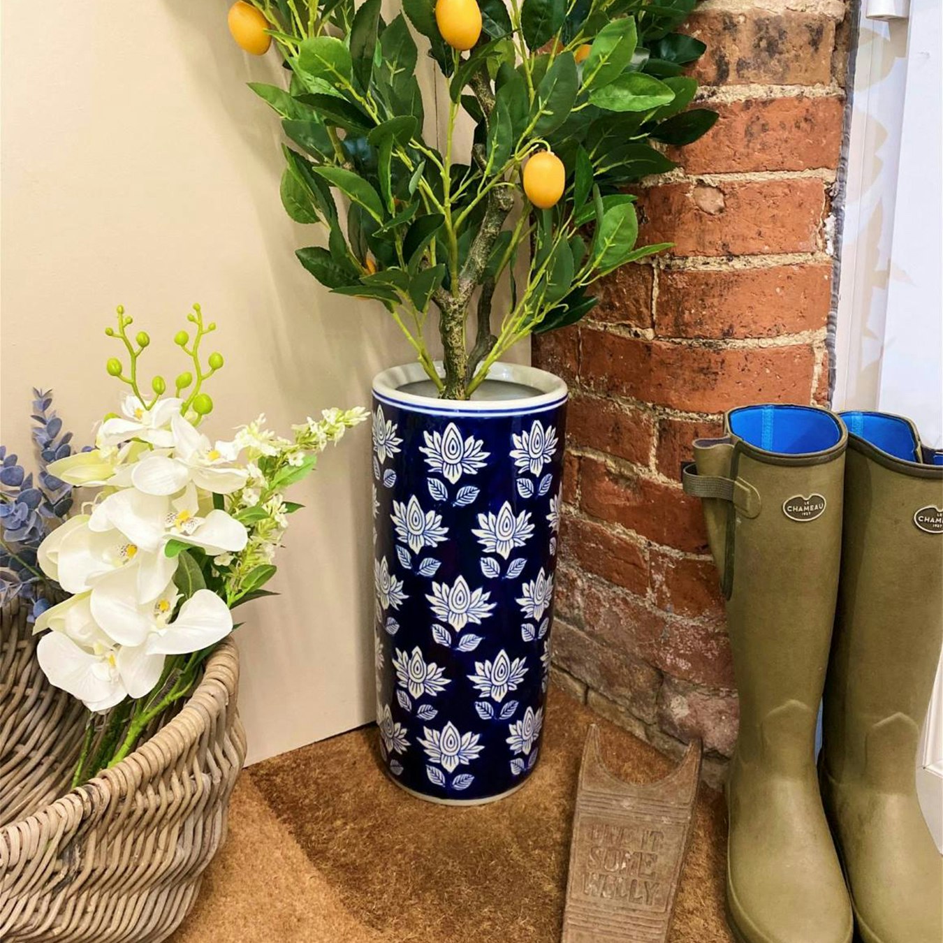 Flower Umbrella Stand - Blue / White by Geko Products