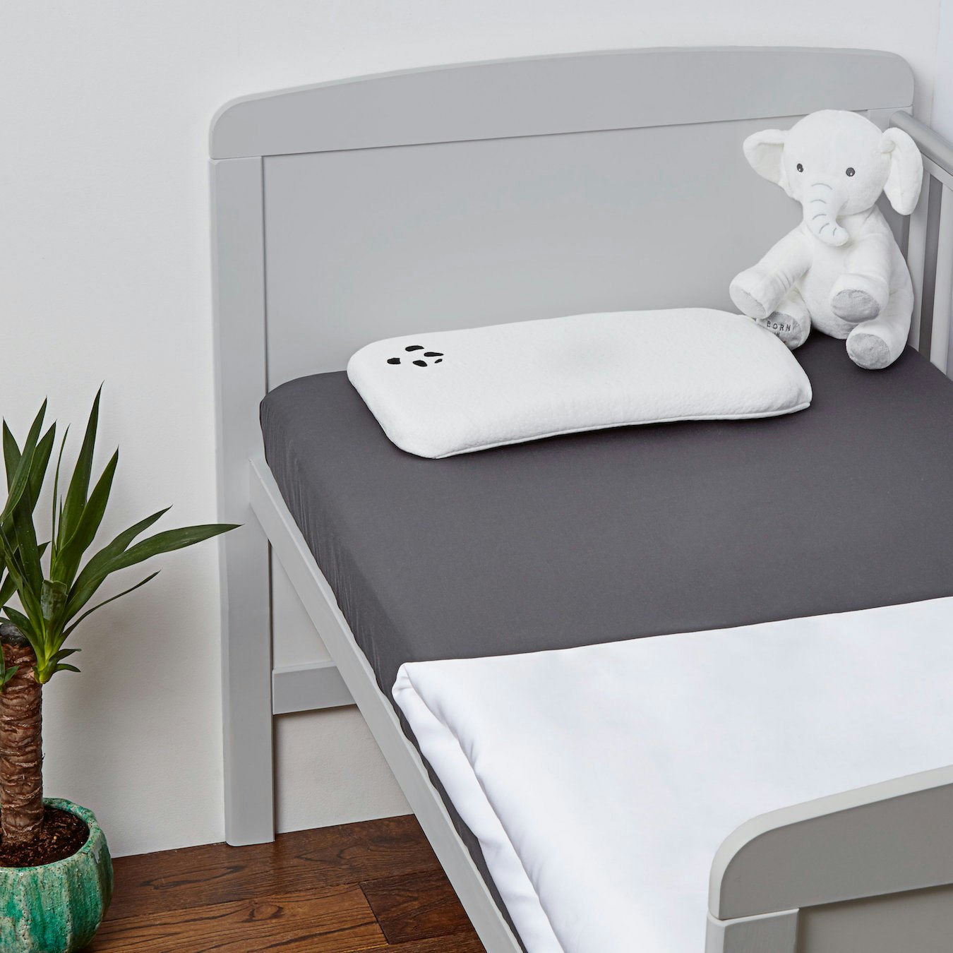 Memory Foam Bamboo Pillow (Baby) by Panda London