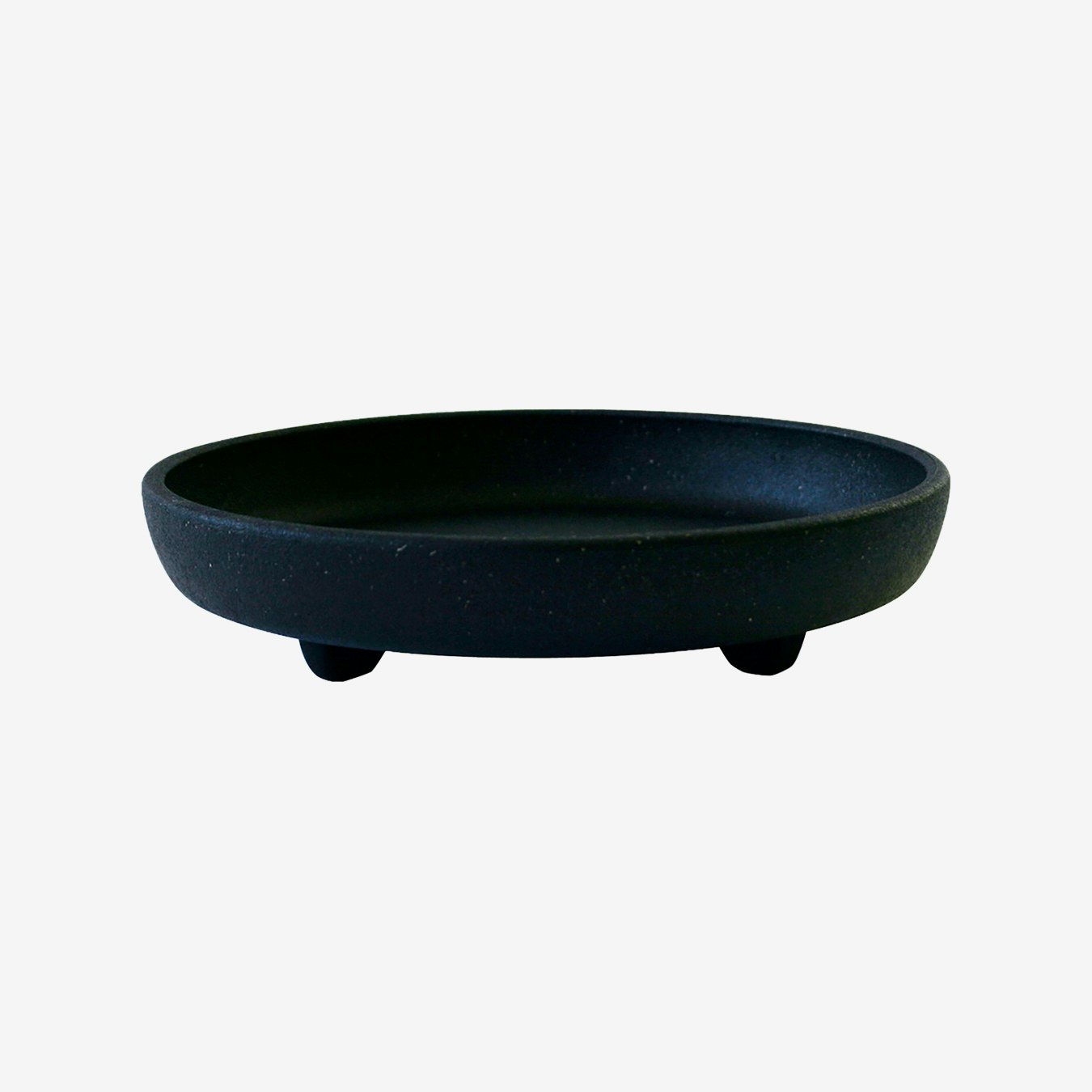Garden Round Plate - Black by Hachiman Gardens