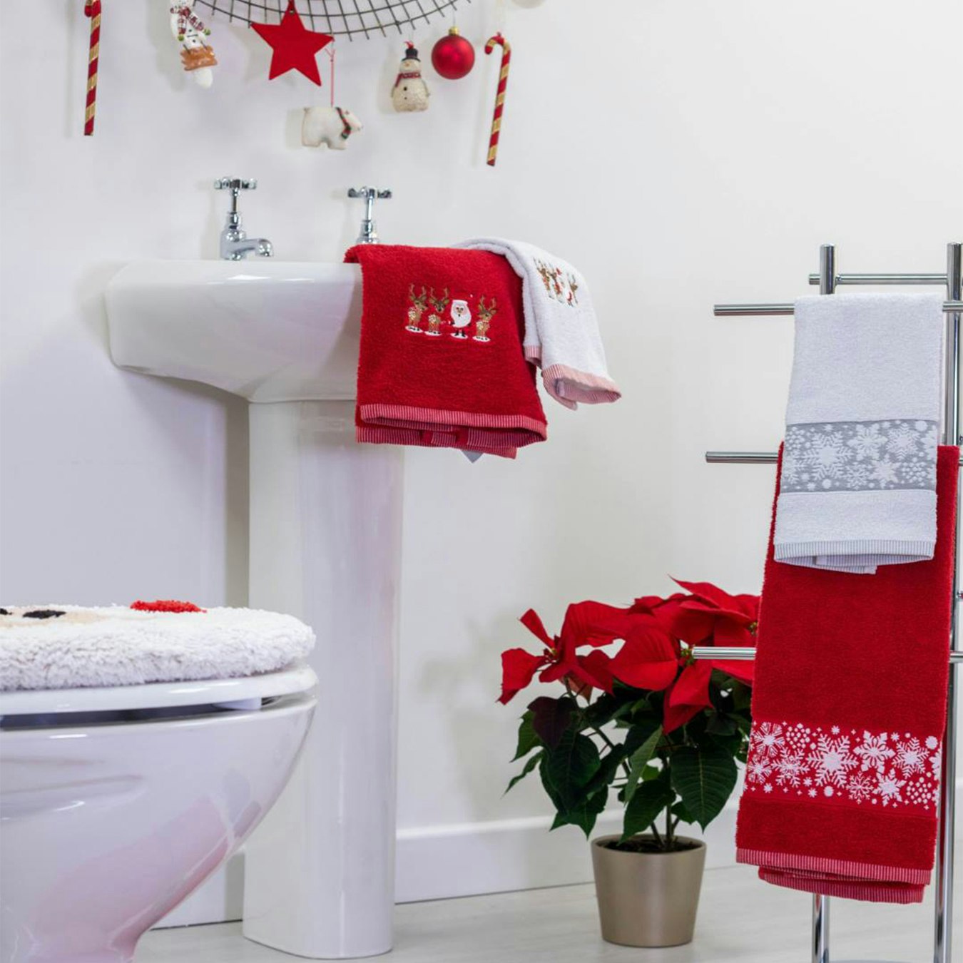 Snowflake Christmas Towels - 2 Pack by Allure Bath Fashions
