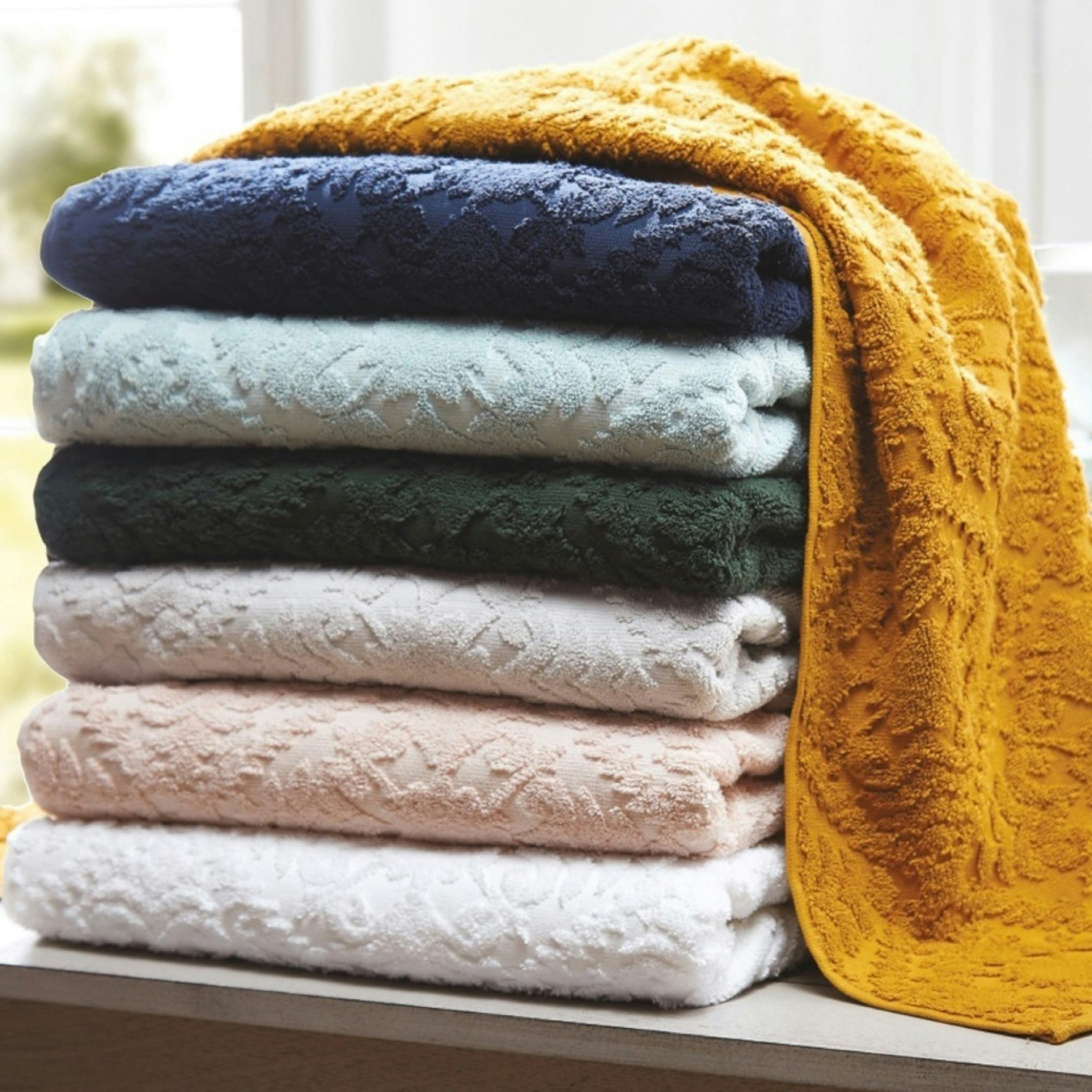 Country House Jacquard Towel - White by Allure Bath Fashions