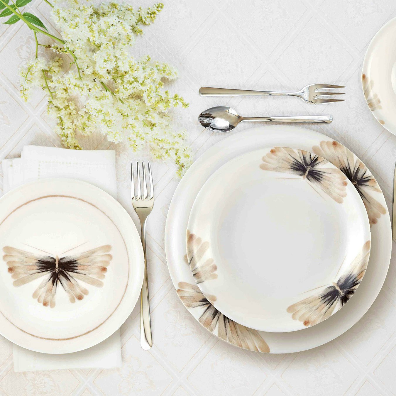 Dreamy Collection 24-Piece Dinner Set by Rozi UK