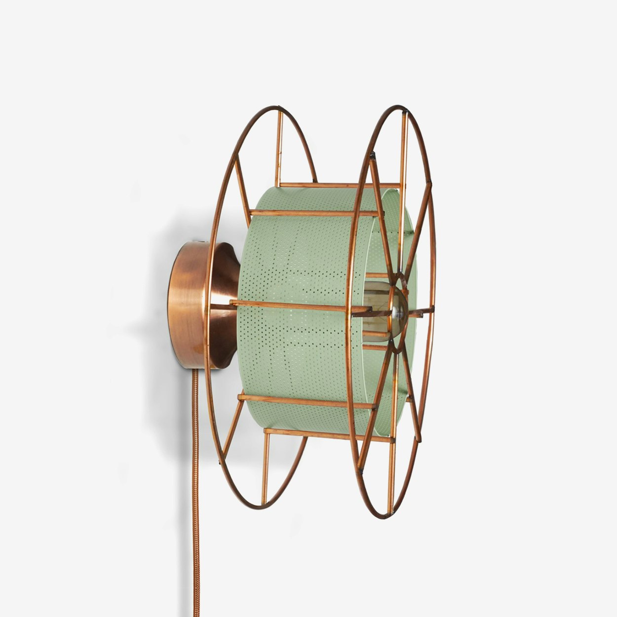 Spool Wall Light in Green by Tolhuijs