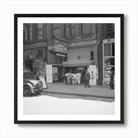 Street Scene, Minneapolis, Minnesota By Russell Lee Art Print