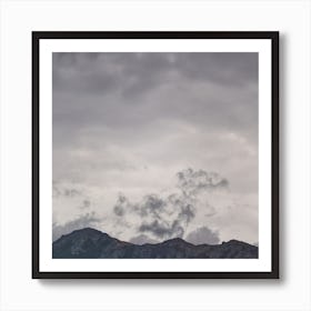 Affiche Montagne Minimaliste pour Salon par Nur Mut