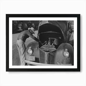 Farmer Working On His Car While He Is In Town, Eufaula, Oklahoma By Russell Lee Affiche