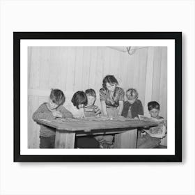 Six Children Of Carpenter From Hobbs, New Mexico, Reading The Funny Papers, This Family Of Eight Are Living In Two Affiche