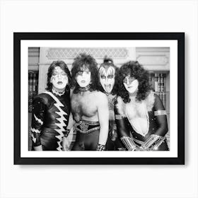 Kiss In London, 1982 Art Print