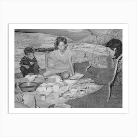 Migrant Agricultural Workers Eating Noonday Meal Near Muskogee, Oklahoma, Muskogee County By Russe Art Print