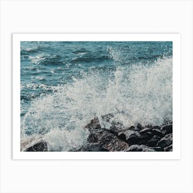 Crashing Waves On Rocks Art Print