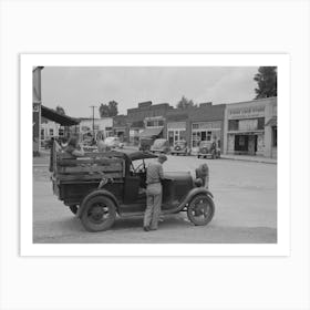 Migrant Family S Car Stalled In Main Street Of Small Town Near Henrietta I E Henryetta, Oklahoma By Russell Lee Art Print