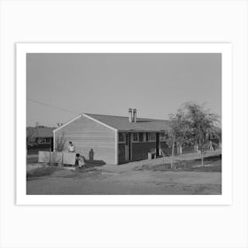 Twin Falls, Idaho, Fsa (Farm Security Administration) Farm Workers Camp, Row Shelters In Which The Japanese Art Print