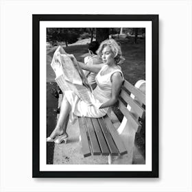 Marilyn Monroe Reading Newspaper 1 Art Print