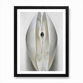 Georgia O'Keeffe - Slightly Open Clam Shell, 1926 Art Print