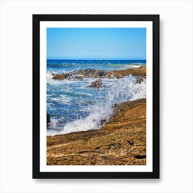 Ocean Waves Splashing On Rocks Art Print