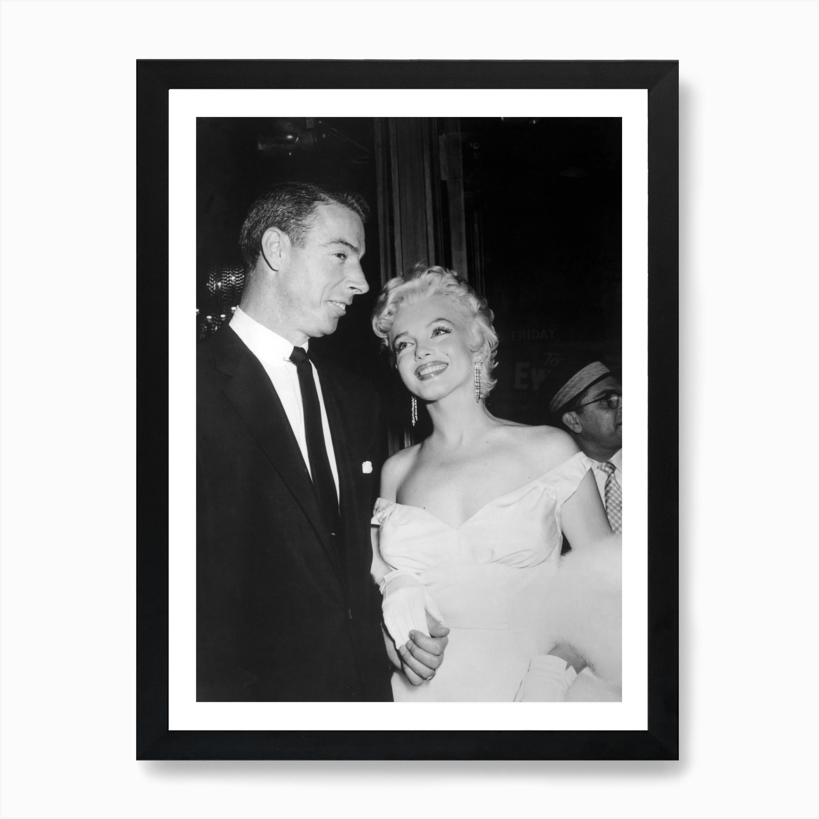 Marilyn Monroe in Gold Dress 18X24 Poster Free Shipping
