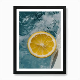 Lemon Slice In Water Art Print