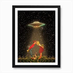 Ufo Kissing Art Print
