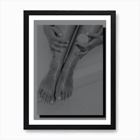 Black And White Photo Of Feet.  Affiche