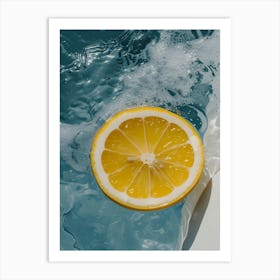 Lemon Slice In Water Art Print