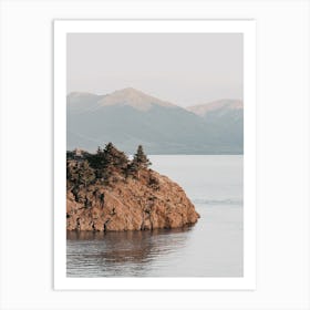 Oregon Lake Island Art Print