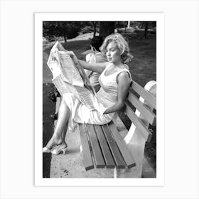 Marilyn Monroe Reading Newspaper 1 Art Print