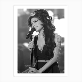 Amy Winehouse Performs Rehab During 2007 Mtv Movie Awards Art Print