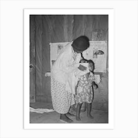 Wife Of Sharecropper Washing Daughter S Face, Family Will Participate In Tenant Purchase Program Art Print