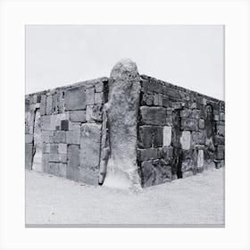 Tiwanaku-Riuns-La Paz-Bolivia Canvas Print