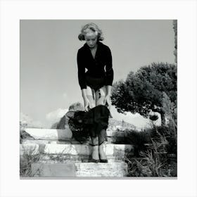 Italian Film Actress Sophia Loren On Location At Ostia Antica For The Filming Of La Fortuna Di Essere Donna Canvas Print