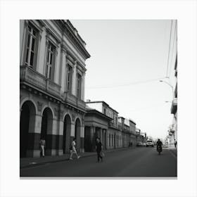 Street Scene In Havana Canvas Print