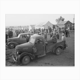 Nyssa, Oregon, Fsa (Farm Security Administration) Mobile Camp, Japanese American Farm Workers Ready To Leave Canvas Print