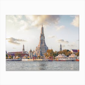Wat Arun Canvas Print