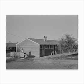 Twin Falls, Idaho, Fsa (Farm Security Administration) Farm Workers Camp, Row Shelters In Which The Japanese Canvas Print