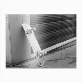 Skateboard Leaning Against Garage Door Toile